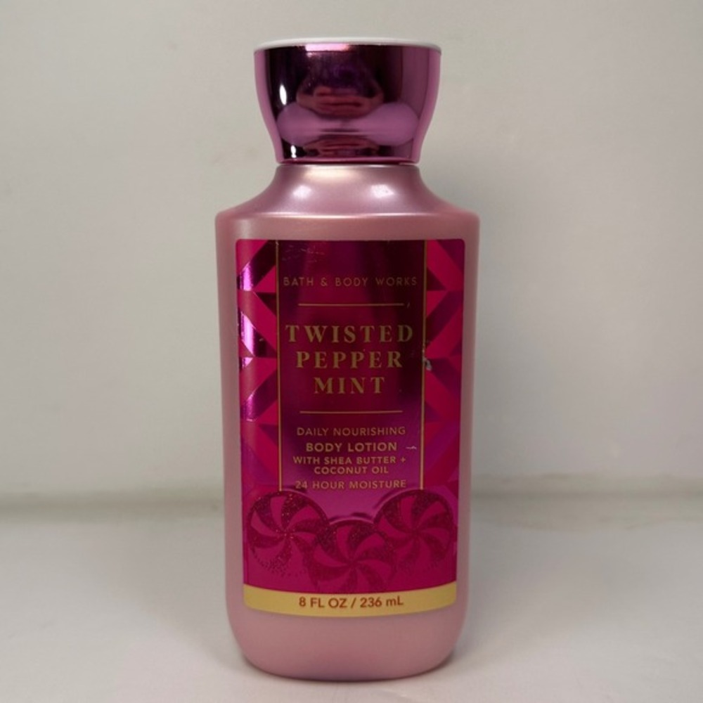 Bath Body Works Twisted Peppermint Daily Nourishing Body Lotion‎ 8 Fl Oz 236ml